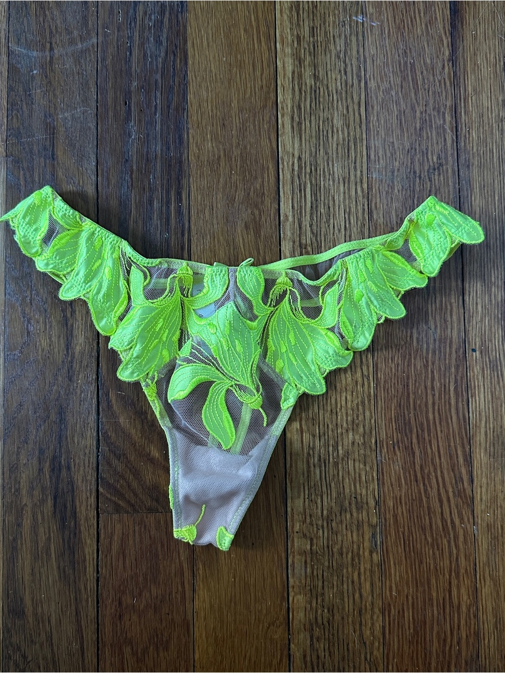 Fleur du Mal Grass Green Floral Lace Thong